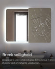 Spiegel met geïntegreerde verlichting en vergrootglas voor make-up