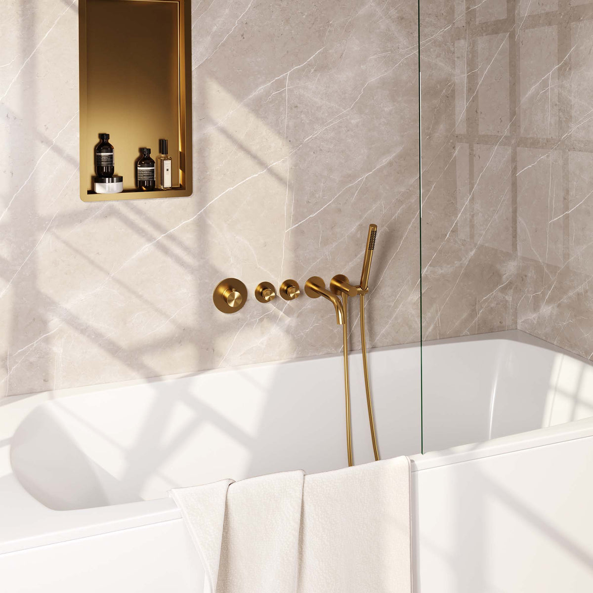 Einbau-Badarmatur-Set mit Stangenhandbrause – Gold
